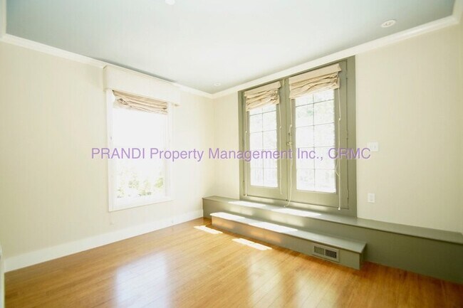 Building Photo - 317 Montecito Dr