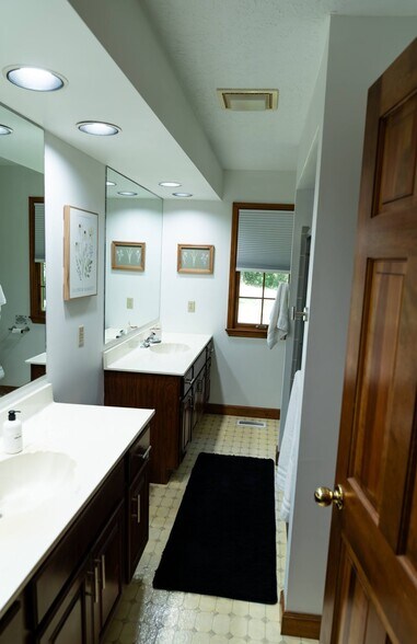 Building Photo - 7911 Micah Dr