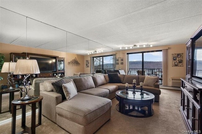 Building Photo - 1116 Warburton Ave