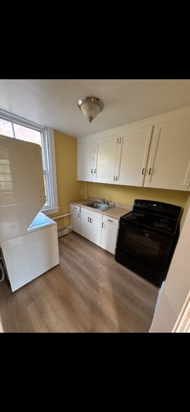 Building Photo - 313 North St