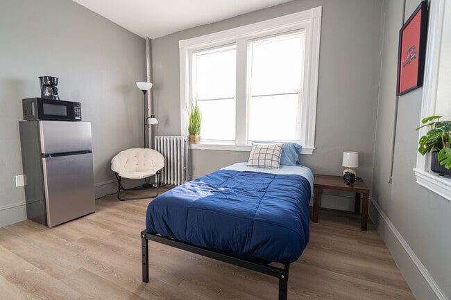 Building Photo - 376 Washington St