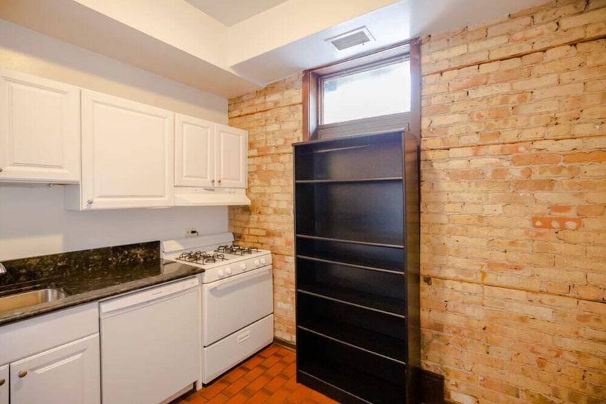 Building Photo - 1251 W Belden Ave