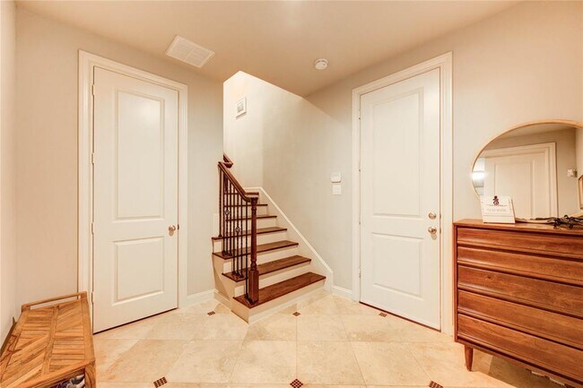 Building Photo - 1649 Upland Lakes