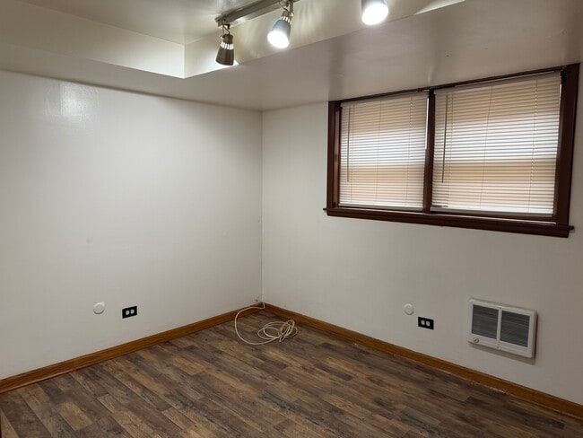 Building Photo - 7226 W 63rd Pl