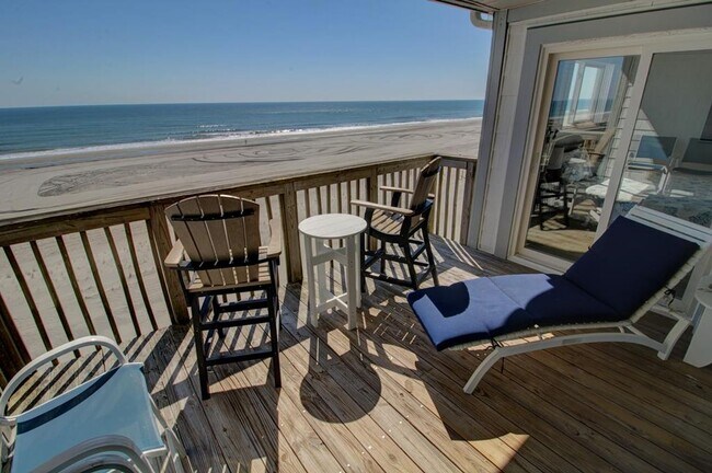 Building Photo - Fully Furnished: Queen's Grant Ocean Front Condo #A302