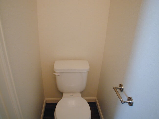 Building Photo - House For Lease