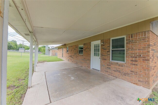 Building Photo - 3006 Belmont Dr