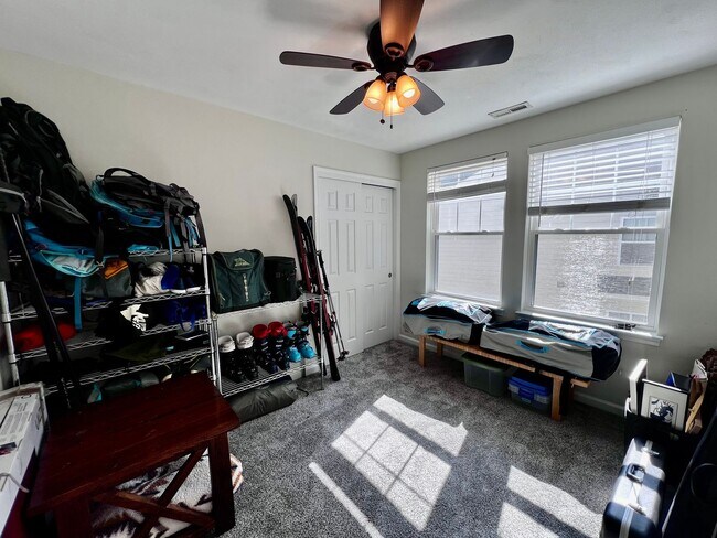 Building Photo - Charming 4 Bedroom home Near Virginia Beac...