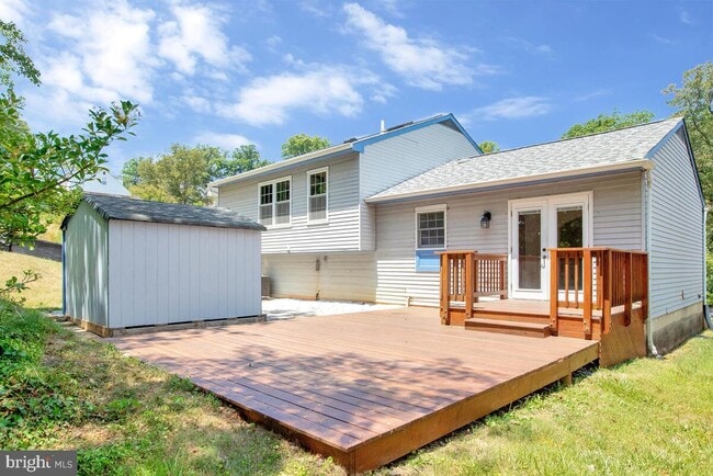 Building Photo - 6327 Joslyn Pl