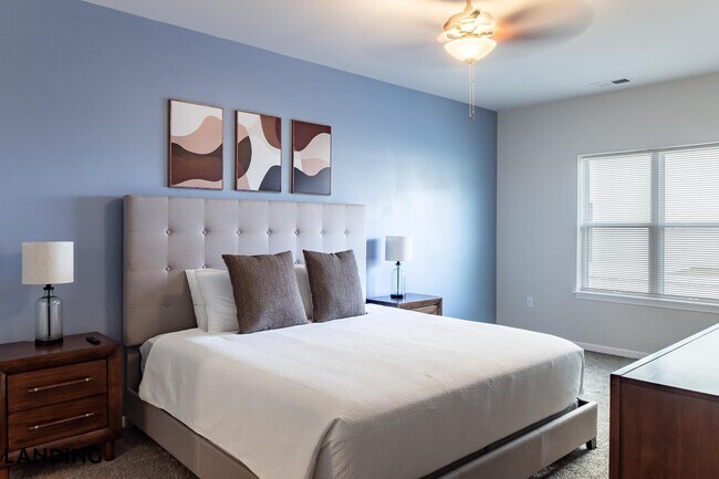 Building Photo - 2023 N Broadmoor Ave