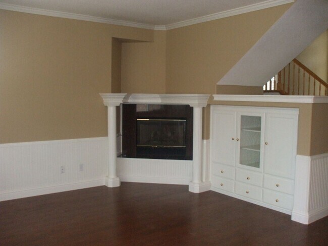 Building Photo - Swan Lake - Gated in Granite Bay