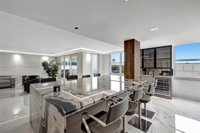 Building Photo - 2751 S Ocean Dr