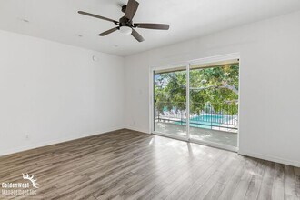 Building Photo - Modern 2Bdm 2Ba Condo in Phoenix Midtown with Pool Views
