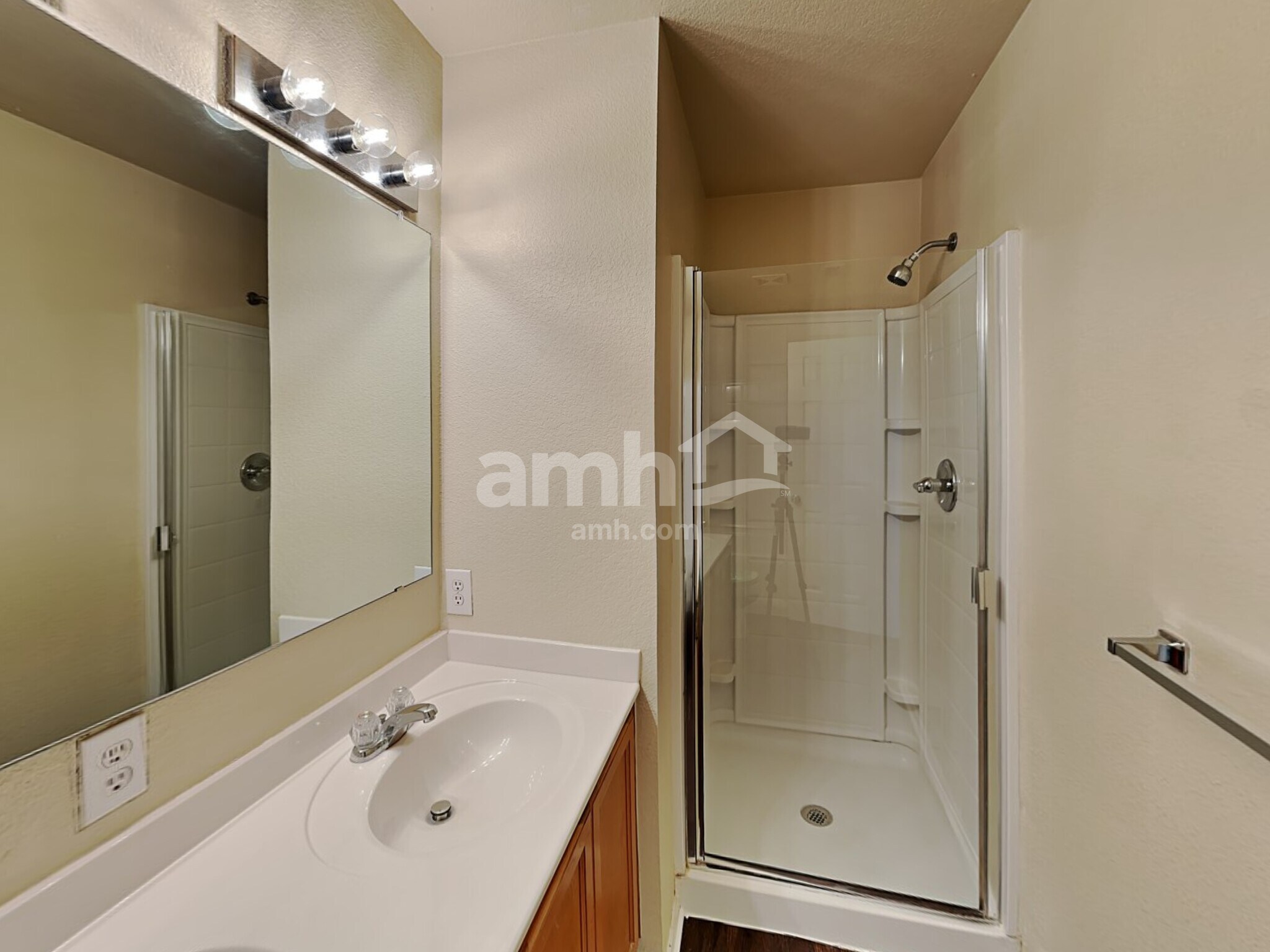 Building Photo - 1424 Evergreen St