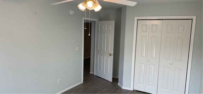 Building Photo - 4107 SW Chapelstone Ave