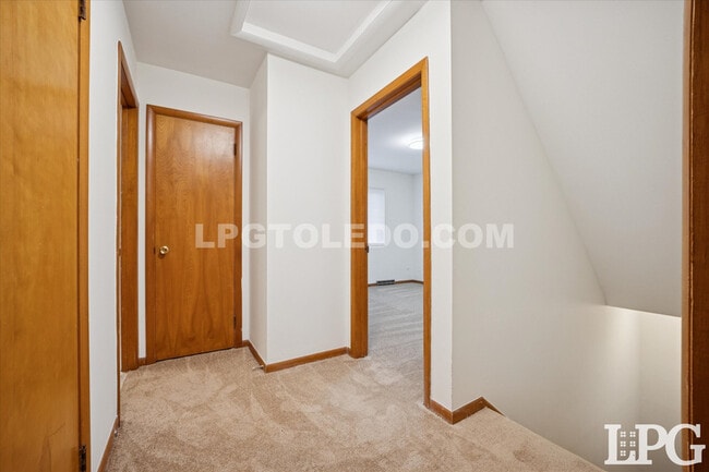 Building Photo - 3860 Sheffield Ct