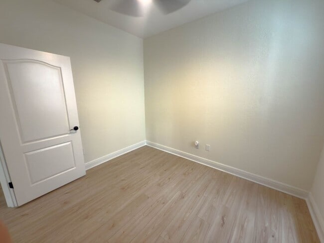 Building Photo - 4301 SW 160th Ave