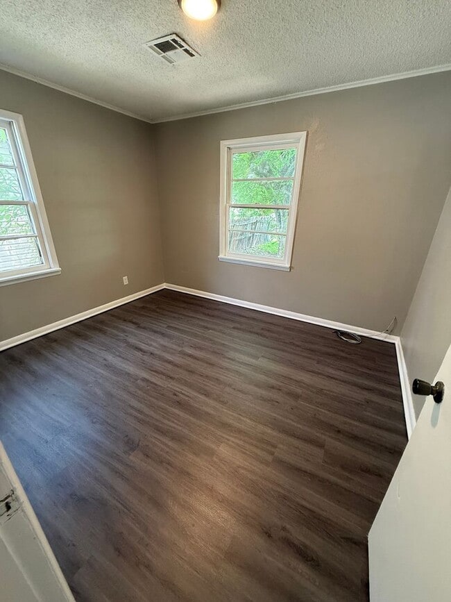 Building Photo - 4016 Marshall Dr
