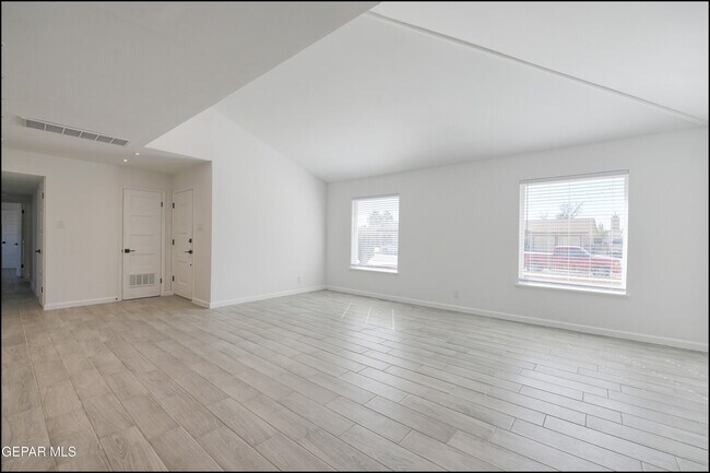 Building Photo - 8617 Darlina Dr