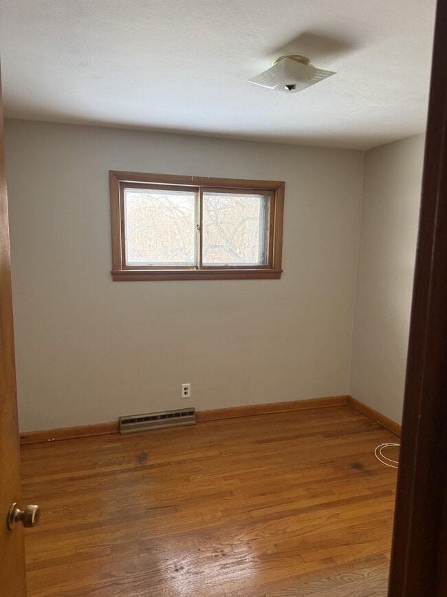 Building Photo - 2416 Oregon Ave