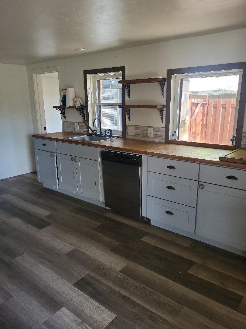 Building Photo - 703 N Walnut St