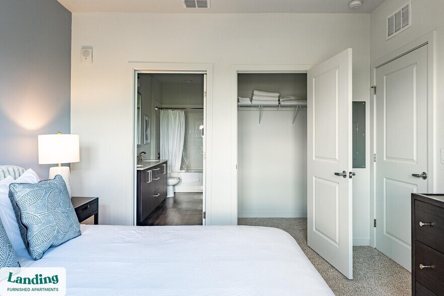 Building Photo - 1225 Utica Dr