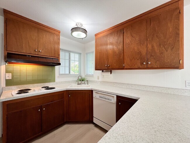 Building Photo - Charming Three Bedroom North Napa Home