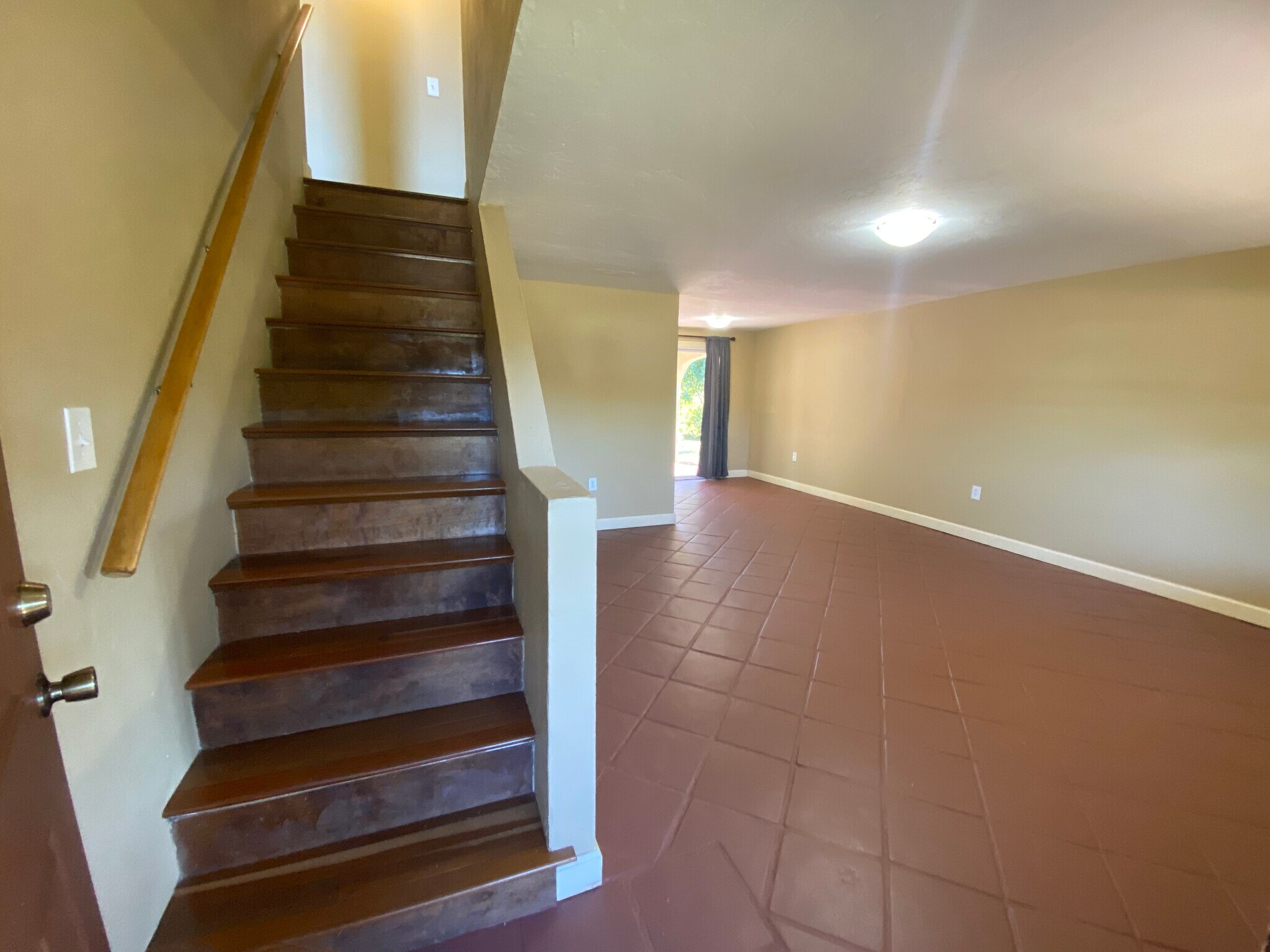 Main entry, ground floor - 5344 Caldwell St