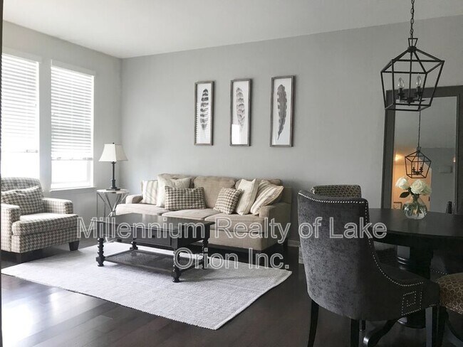 Building Photo - 1061 N Sherman Dr