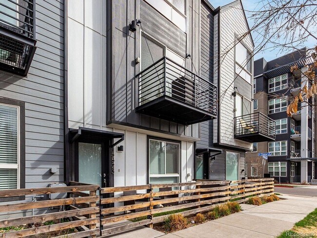 Building Photo - 5523 W 10th Ave