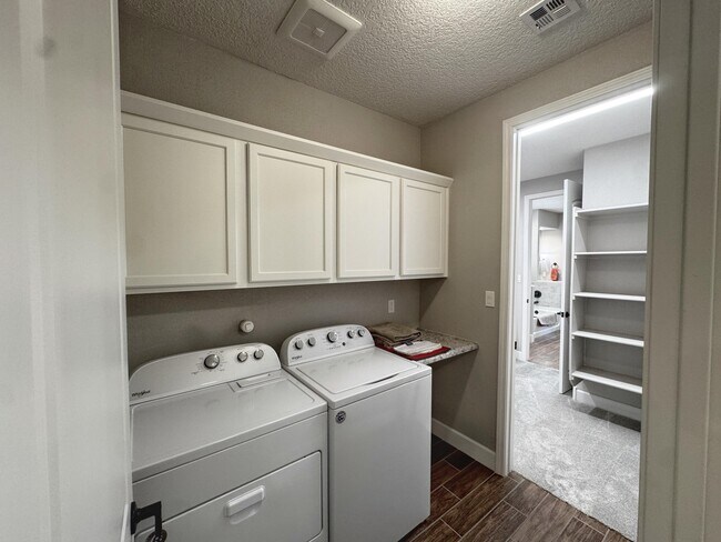 Building Photo - 6801 Prom Ave NE