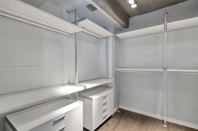 Building Photo - 1749 NE Miami Ct