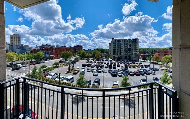 Building Photo - 111 N Ashley St