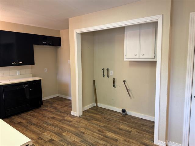 Building Photo - 4042 Benbrook St