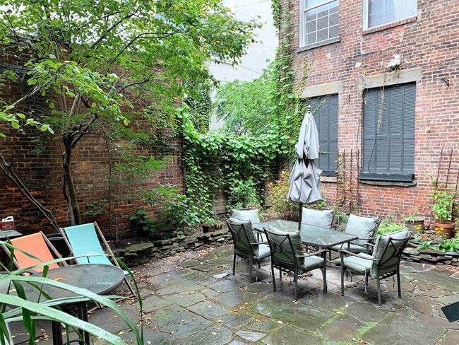 Building Photo - 88 Park Ave