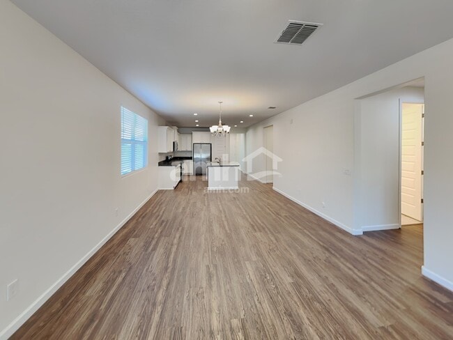 Building Photo - 215 E Salerno Way