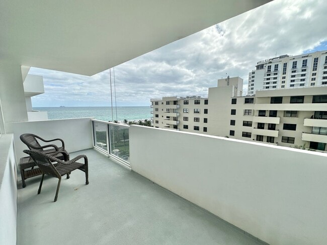 Building Photo - Furnished Studio for Rent in the iconic oceanfront Decoplage Condominium: where the ocean meets L...