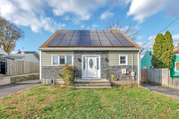 Building Photo - 870 Thorme St