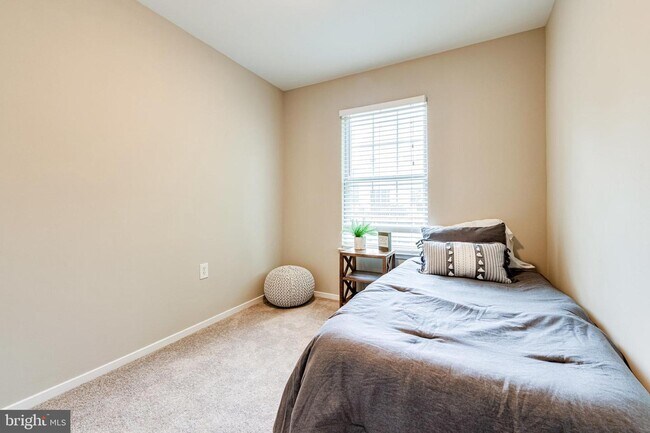 Building Photo - 8624 Venoy Ct