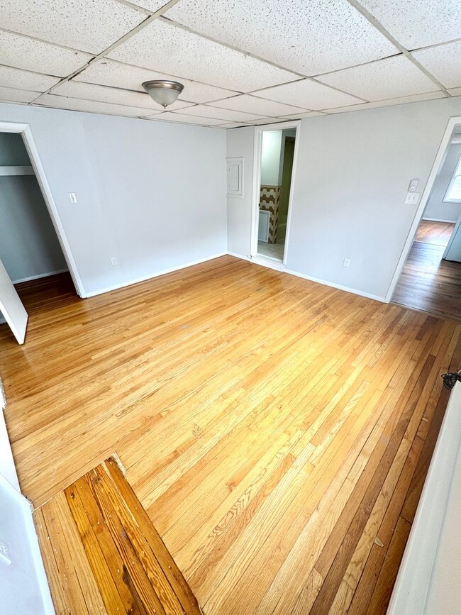 Building Photo - 961 Main St