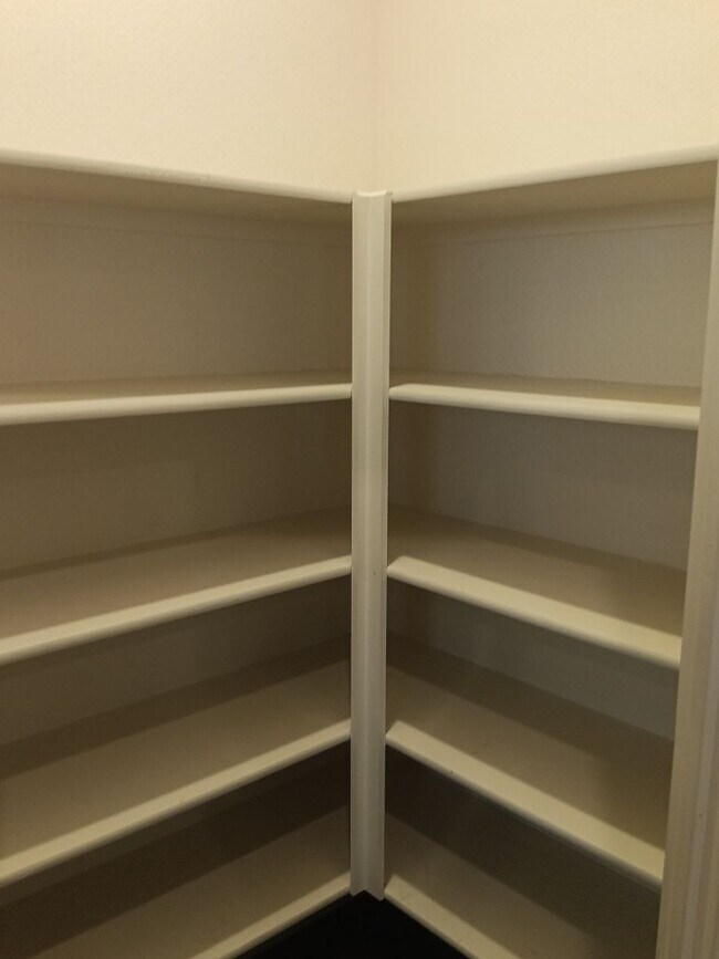 Building Photo - Beautiful 3 bedroom, 2 bathroom in Rio Rancho! Showings available NOW!