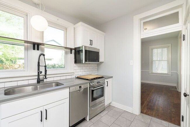 Building Photo - Beautifully updated Historic Bungalow