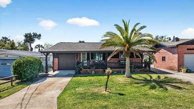 Building Photo - Beachside Pool Home Just Minutes from the Ocean!