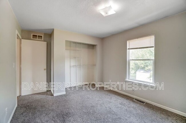 Building Photo - 3612 Willow Run Dr