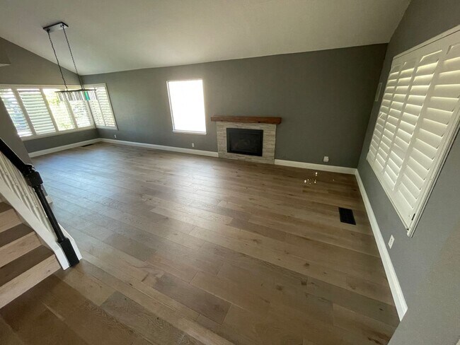 Building Photo - $6,950 - Canyon Lakes Luxury 4BR – Designer Upgrades, Wine Bar & Best Views in San Ramon