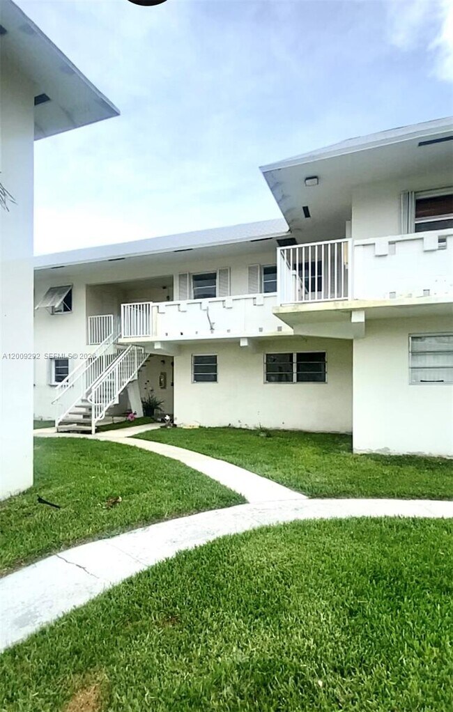 Building Photo - 7324 SW 82nd St