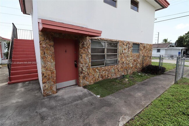 Building Photo - 1206 N 22nd Ave