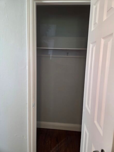 Building Photo - 468 S 6th St