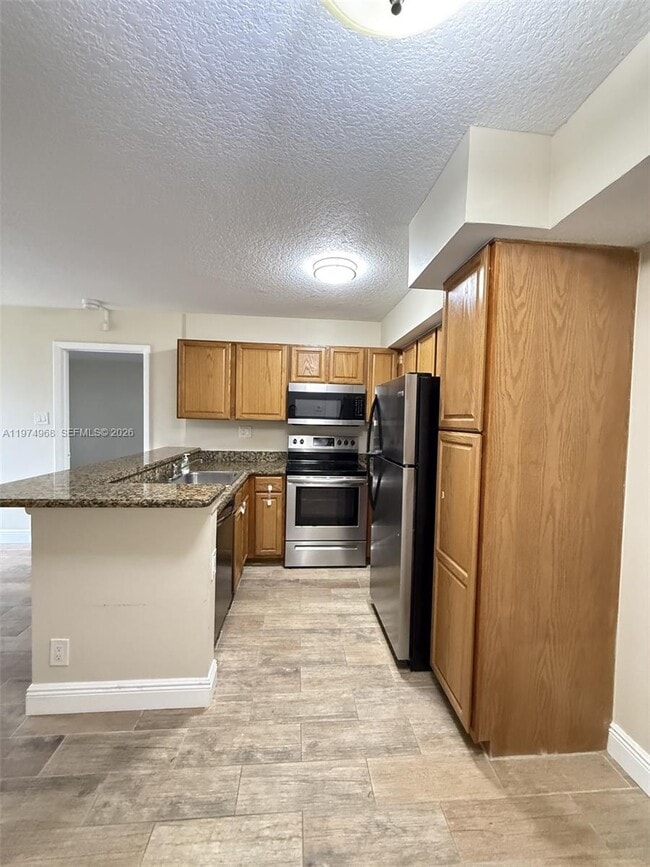 Building Photo - 811 Lyons Rd