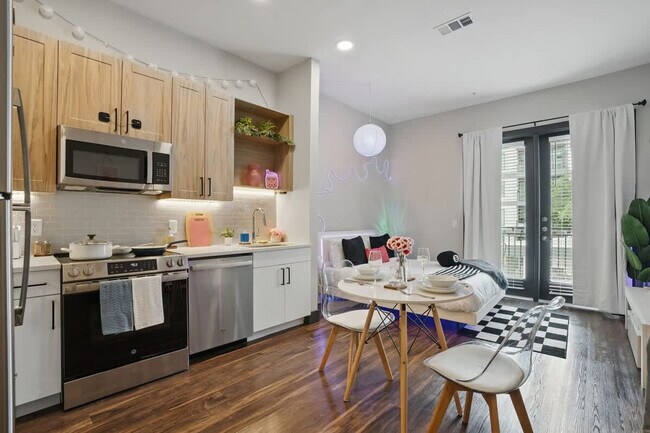 Building Photo - 9127 Research Blvd